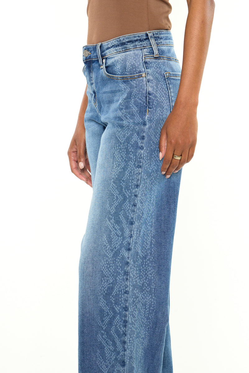 Women's Mid Rise Wide Leg Jeans - Medium Wash - view 5