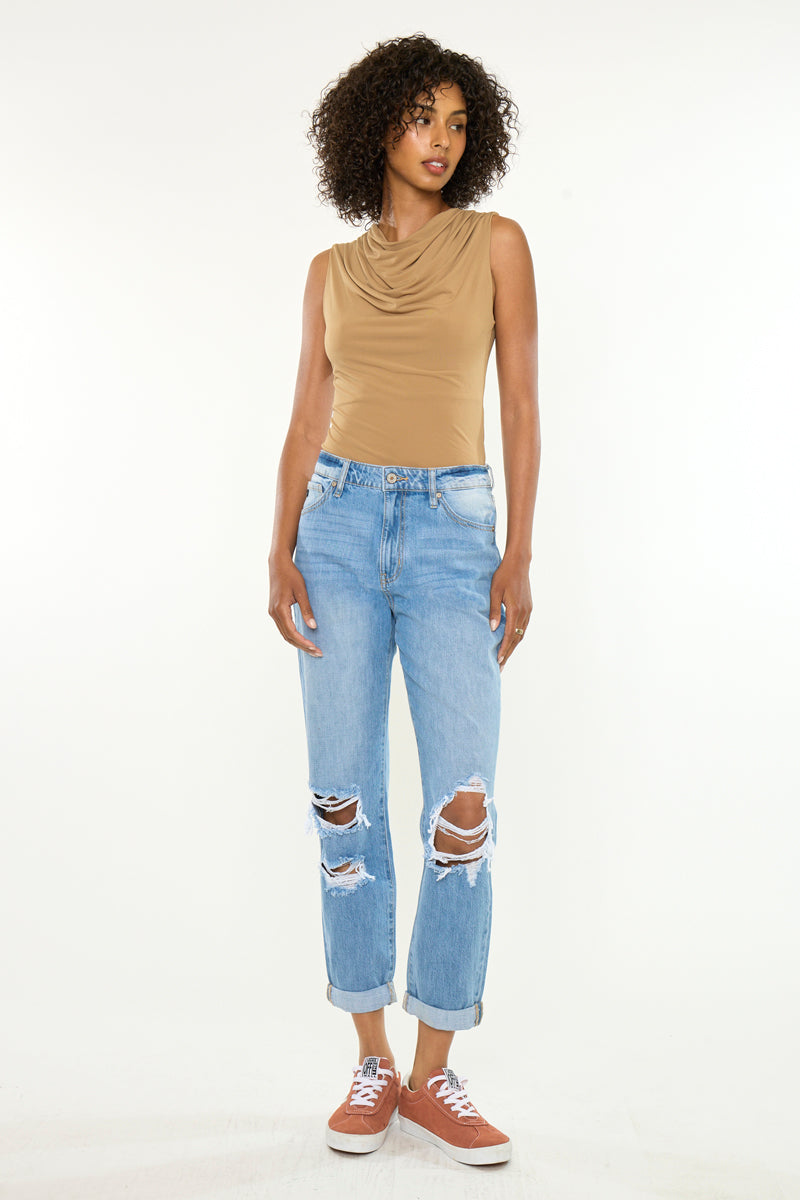 Women's Ultra High Rise Mom Jeans - Light Wash